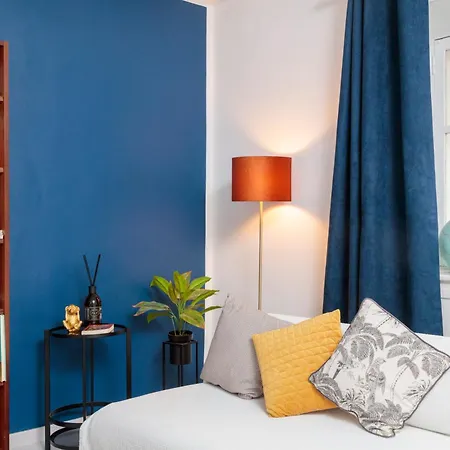 Spazioso Bilocale Luminoso, A Due Passi Dalla Stazione