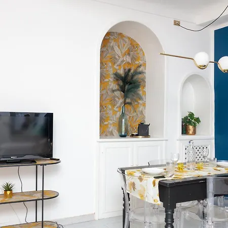 Spazioso Bilocale Luminoso, A Due Passi Dalla Stazione