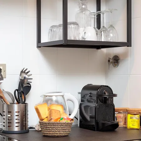 Lägenhet Spazioso Bilocale Luminoso, A Due Passi Dalla Stazione